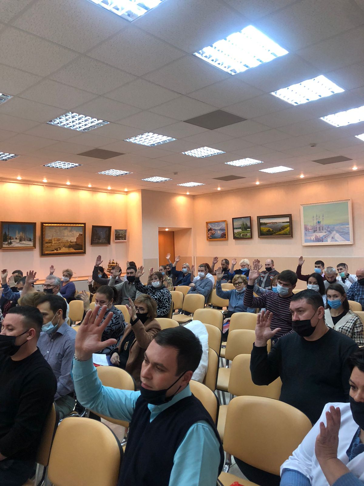 На Молнии принят новый коллективный договор